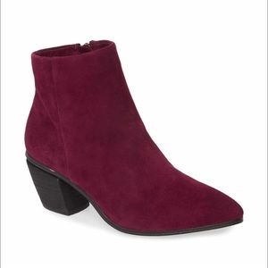 NWT VINCE CAMUTO Grasem Pointed Toe Western Boot Red